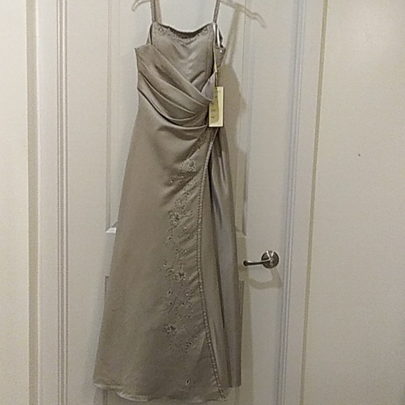 Champagne gown with some badazzle - Picture 1 of 2